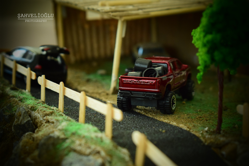 Illustration for article titled My Handmade Diorama For 1:64 Cars